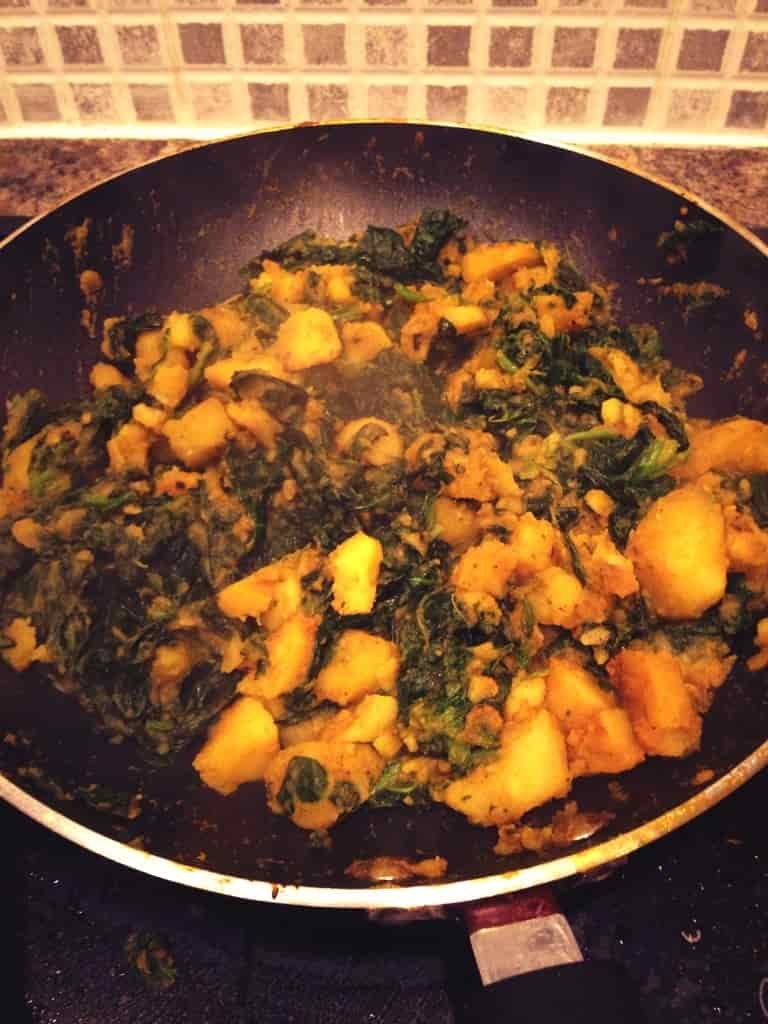 sag aloo