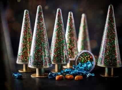 Thick, chewy and packed with that proper Christmas-toffee flavour. A fun shape and an easy win for anyone who loves traditional sweets.